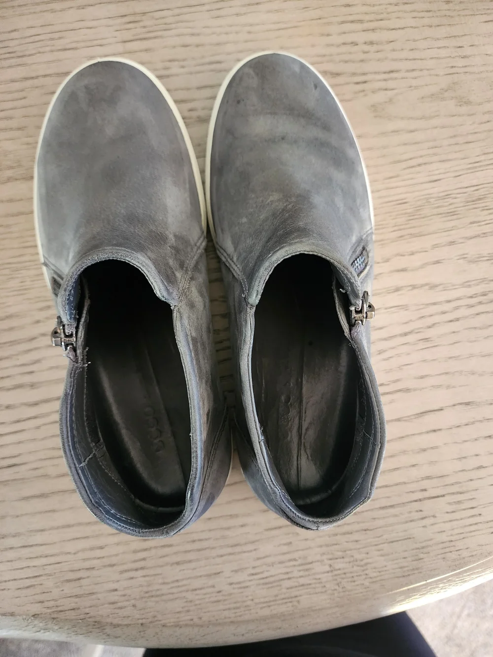 Ecco Women's Gray Suede Zip-Accent Sneakers